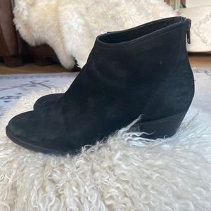 Super cute black Steve Madden booties! Size 10